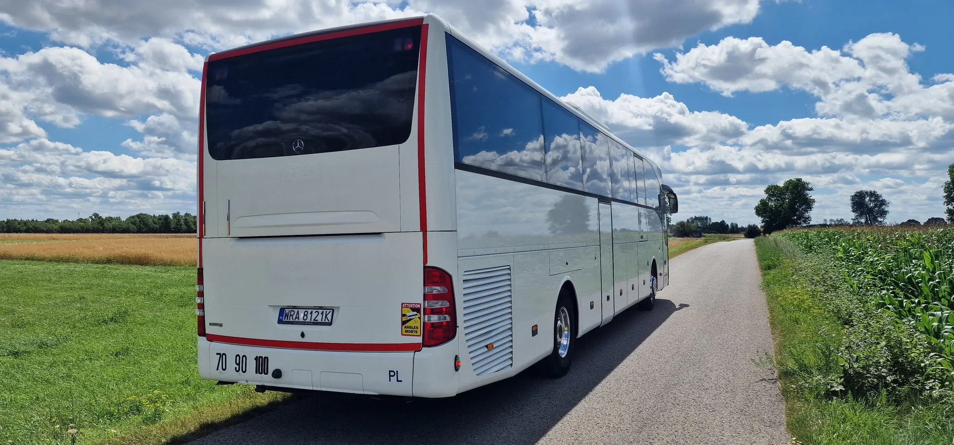 Autokar 55 miejsc — Mercedes