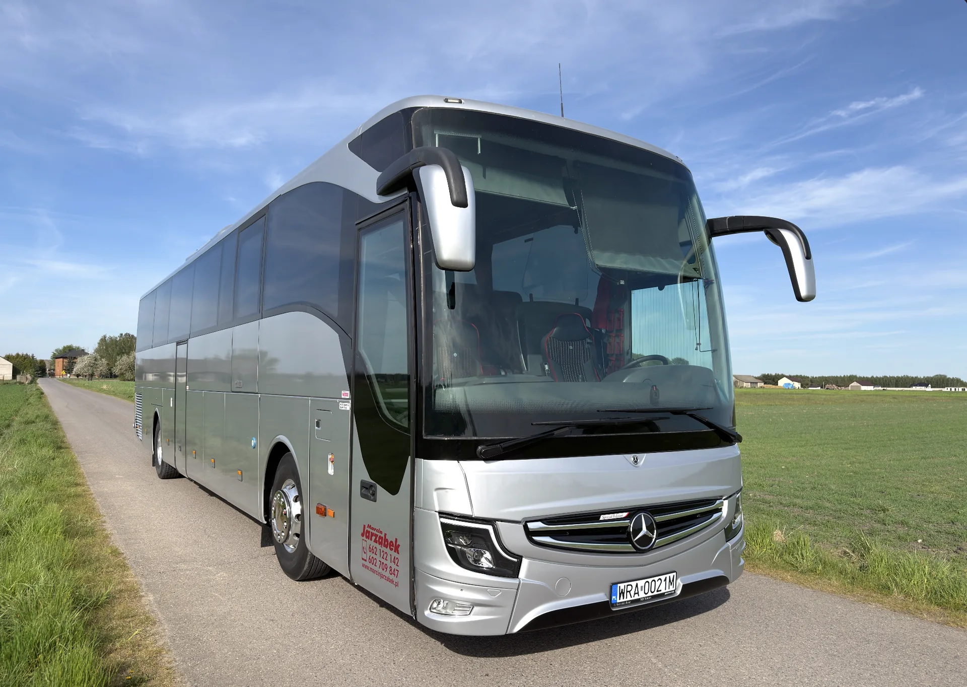 Autokar 57 miejsc — Mercedes