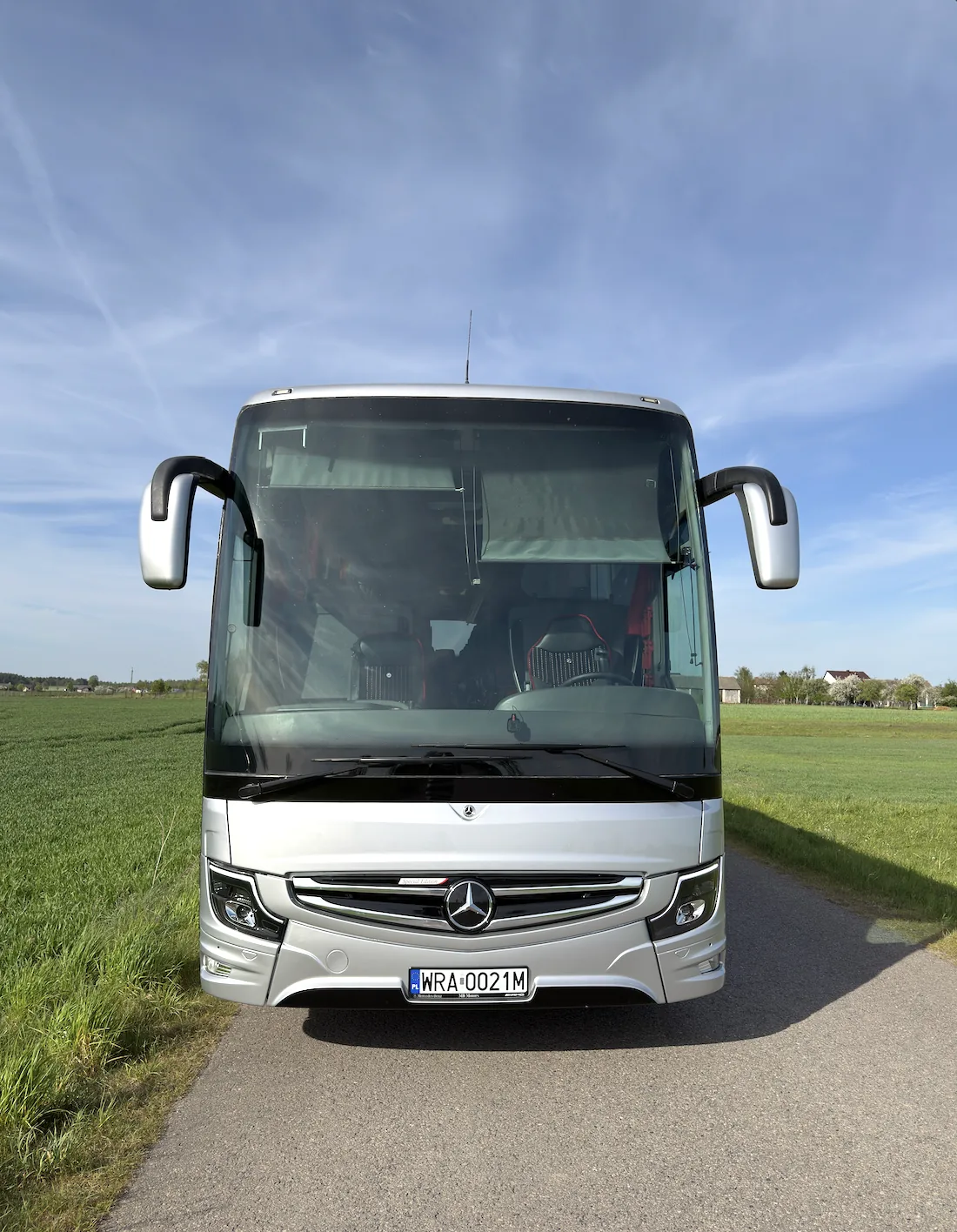 Autokar 57 miejsc — Mercedes