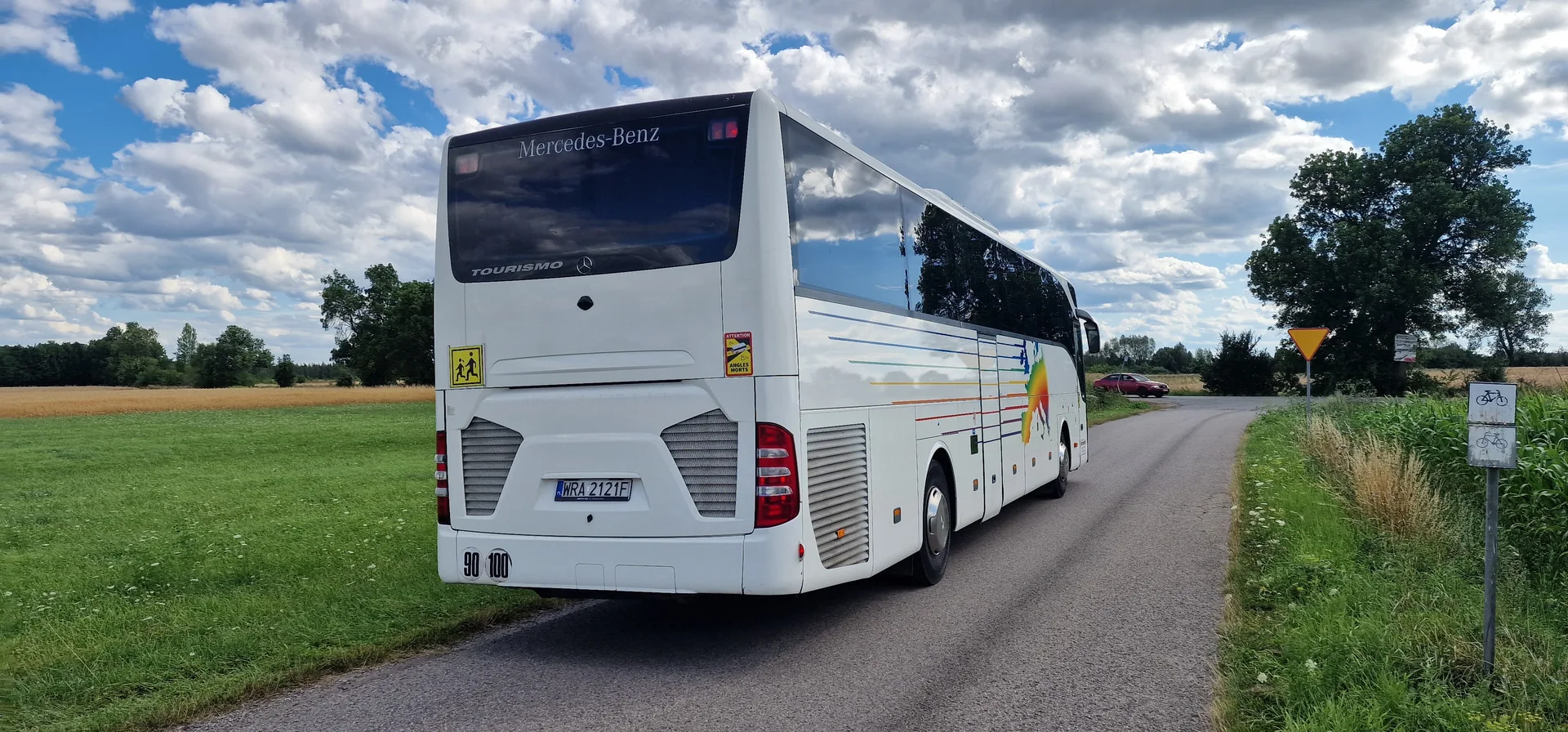 Autokar 57 miejsc — Mercedes