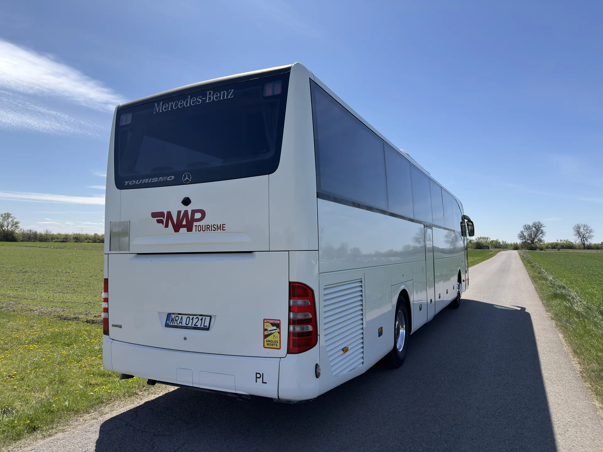 Autokar 60 miejsc — Mercedes (biały)
