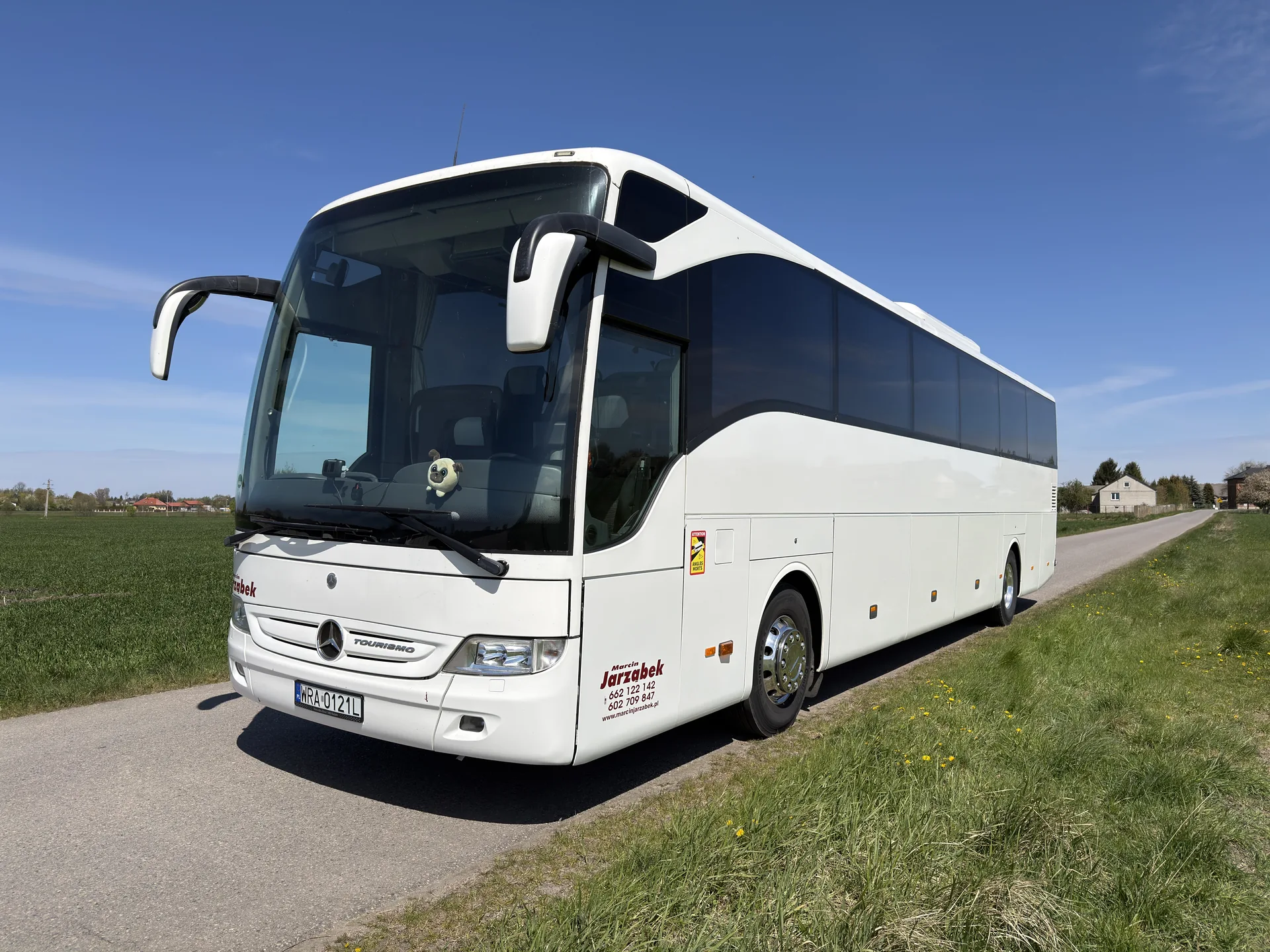 Autokar 60 miejsc — Mercedes (biały)