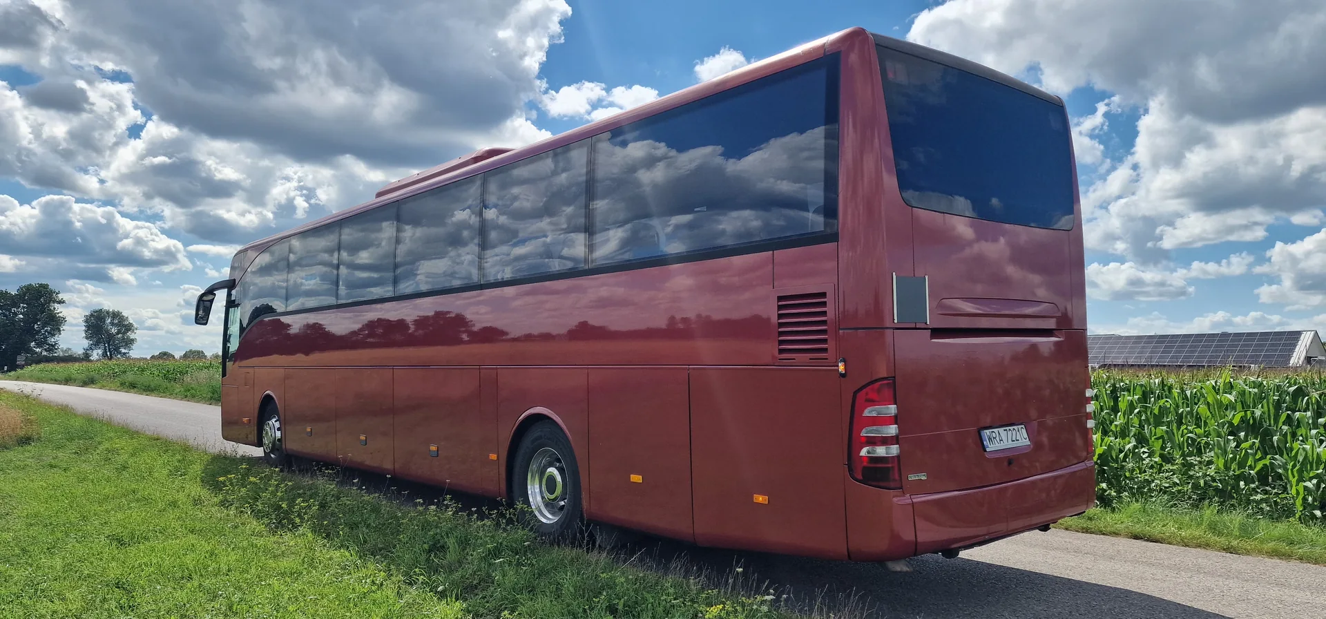 Autokar 60 miejsc — Mercedes (bordowy)
