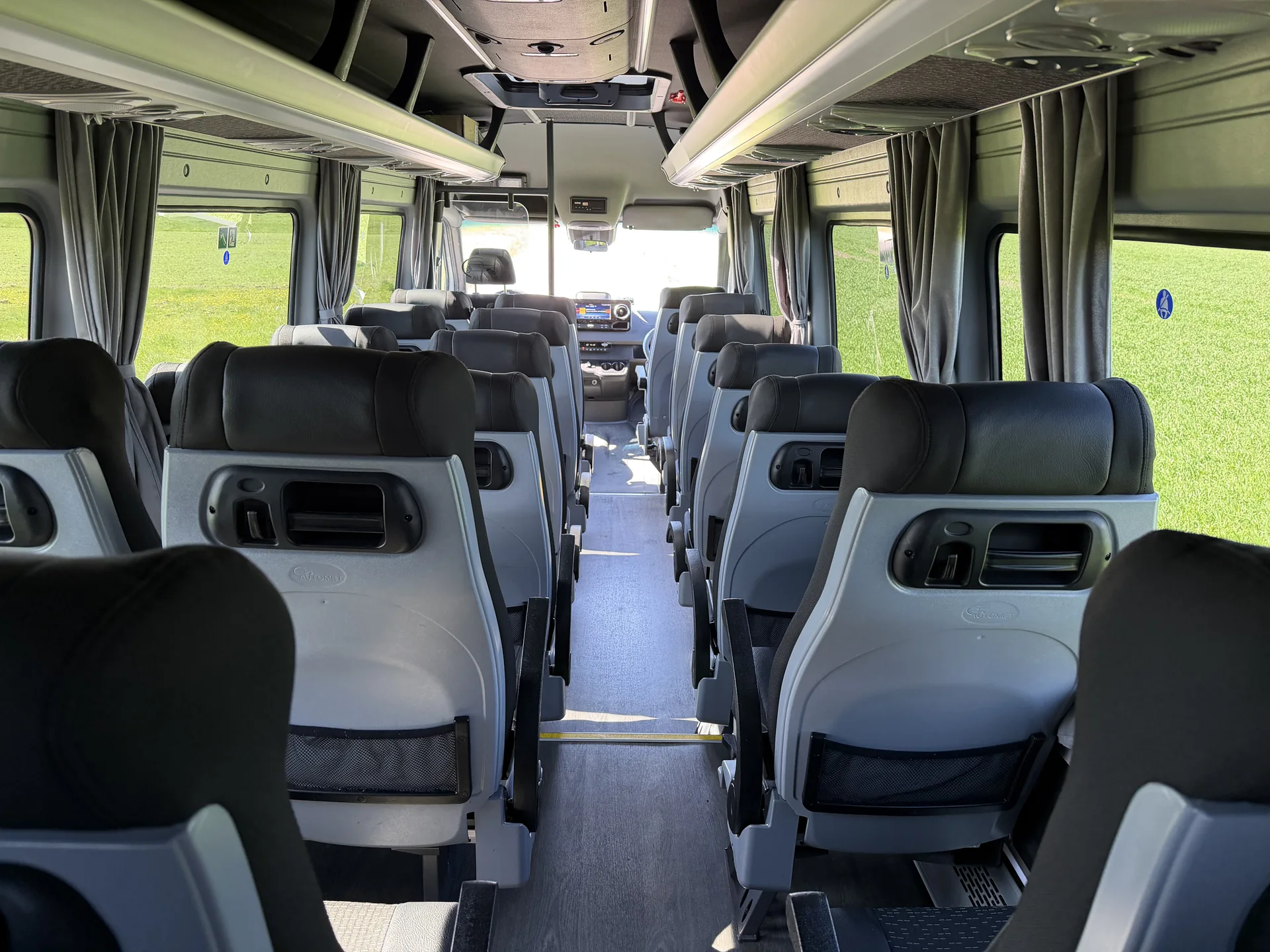 Bus 23 miejsca — Mercedes