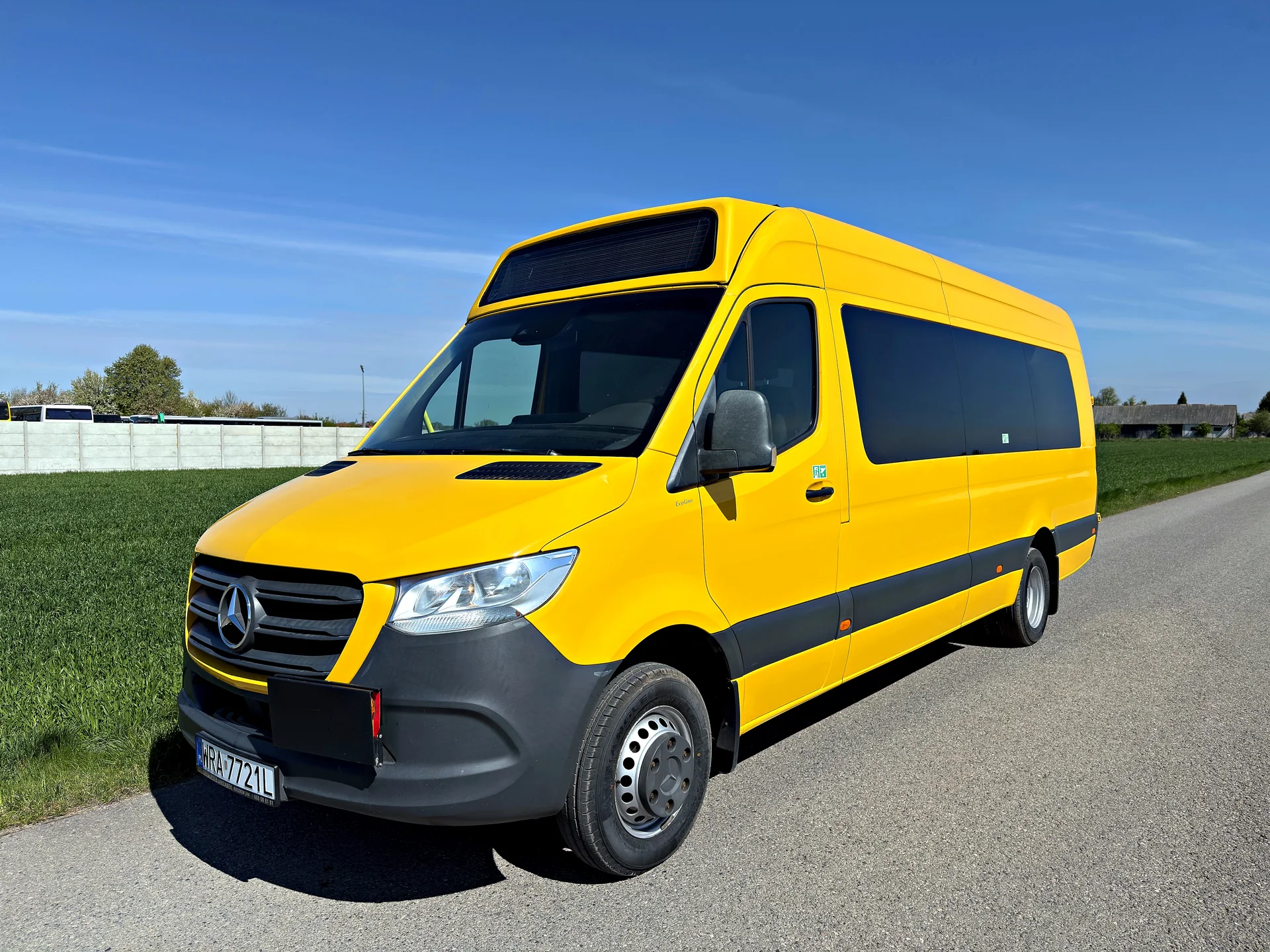 Pojazd specjalny dla osób niepełnosprawnych — Mercedes